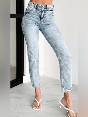 KanCan Light Blue Acid Wash Ankle Jeans